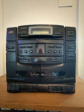 JVC PC-XC30 Portable CD Changer System Multi-Bass Horn Boombox